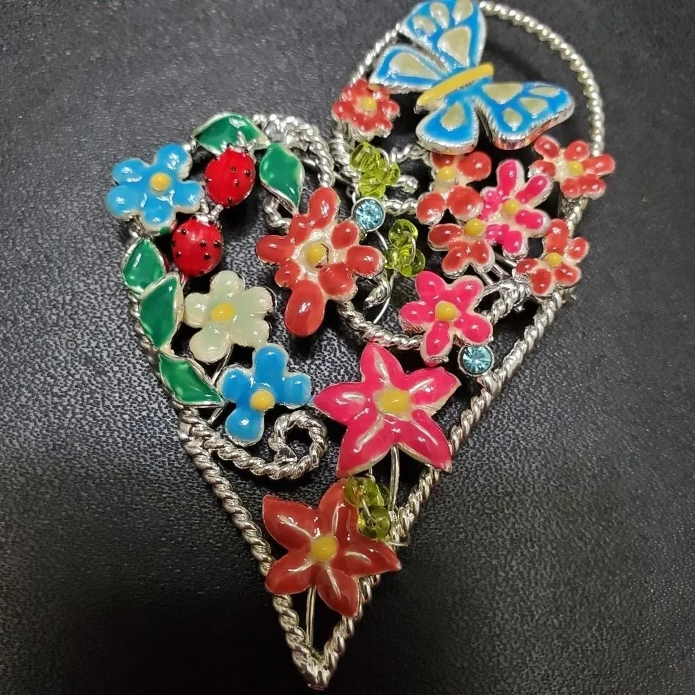 Silver tone heart-shaped flower matching brooch earring set